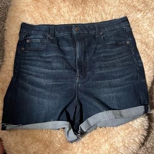 Curvy super high rise shortie